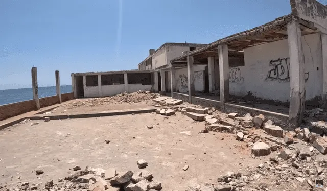 hotel abandonado, hotel abandonado frente al mar, Perú, edificación abandonada perú, Arequipa, Molendo