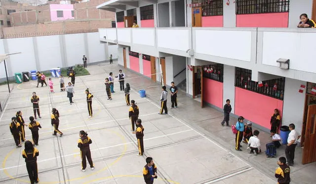  Colegios estatales en Perú. Foto: comexperu    