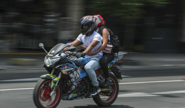 Puedes verificar tu licencia para moto en la página del MTC. Foto: Google   