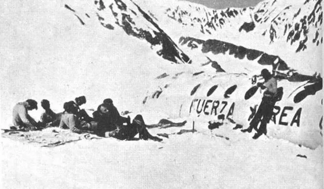 Solo 16 personas lograron sobrevivir a la tragedia de los Andes. Foto: Sociedad de la nieve   