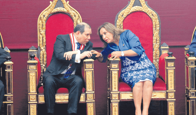  Retomando. Boluarte y Arévalo en apertura del año judicial a poco de volver a poner la reforma en agenda. Foto: difusión    