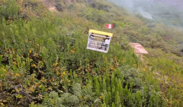  Pasear en el teleférico limeño es una experiencia única. Foto: captura YouTube    