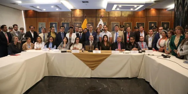 La Asamblea Nacional evalúa medidas de urgencia tras crisis en Ecuador. Foto: Asamblea Nacional   