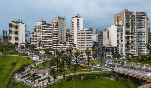 Miraflores es una de las zonas más turísticas de Lima. Foto: Andina   