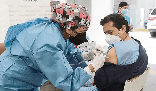  Van pocos. Los vacunatorios siguen desiertos en Lima. Foto. difusión   