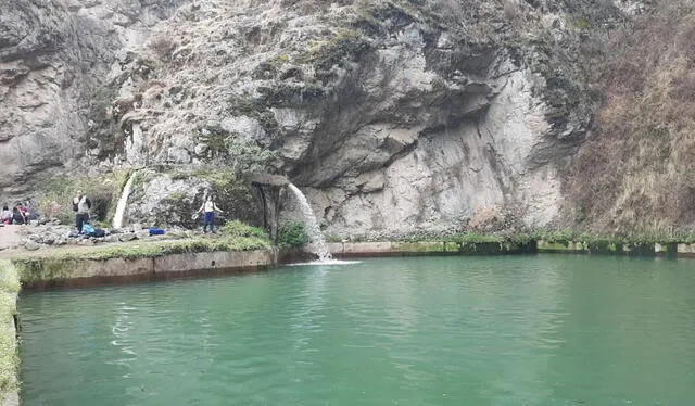 Se debe llevar bloqueador solar, repelente para mosquitos y zapatos adecuados a la cascada 5 cerros. Foto: Google    