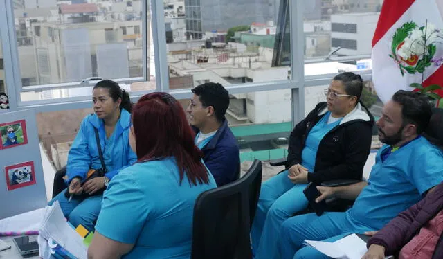  Enfermeros venezolanos buscan ser reconocidos ante las instancias competentes que regulan la profesión en el Perú. Foto: Osmar López   