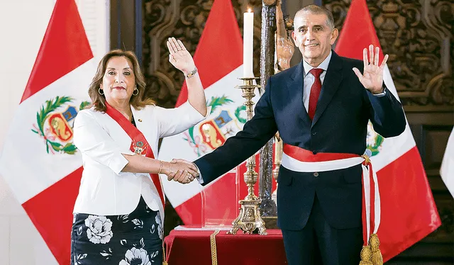 El ministro del Interior, Víctor Torres Falcón, no dudo en reclamarle a su hombre de confianza por las decisiones en su cartera. Foto: La República.   