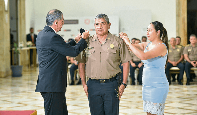  Nuevo comandante general de la PNP, Víctor Zanabria, afronta investigaciones por presunta corrupción y crimen organizado cuando laboraba en Arequipa. Foto: difusión   