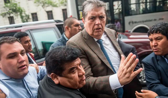  Alan García iba a ser detenido de forma preliminar tras comprobarse que recibió pagos ilegales de Odebrecht. Foto: AFP    
