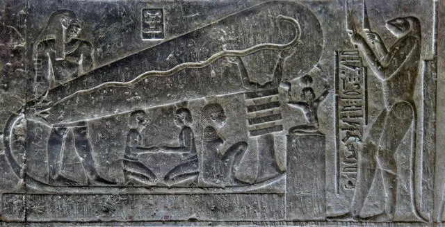  Se hallan dibujos en el templo de Hathor que parecen representar a la batería de Bagdad. Foto: R. Habeck   