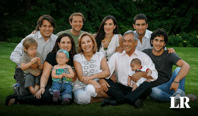 Sebastián Piñera y Cecilia Morel junto con sus hijos y nietos. Foto: Sebastián Piñera/Facebook.&nbsp;    