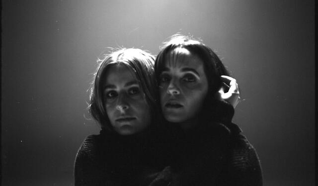 Maria Angela y Verónica en el video.   