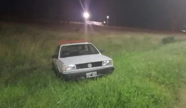 Auto de Antonio, que fue impactado por el camión. Foto: Gentileza Cadena 3   