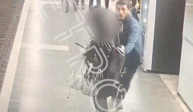 El agresor ahora se encuentra detenido. Foto: captura de video en X/ Metrópoli Barcelona   