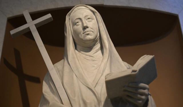 Figura de Mama Antula en la Basílica Nuestra Señora de la Piedad en Buenos Aires, Argentina. Foto: AFP   