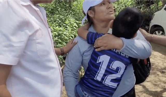 Madre del menor agradeció a la PNP por la recuperación del pequeño. Foto: PNP<br><br>   