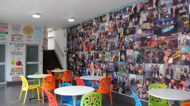  Cremoladas Yayo tiene un mural de fotos significativas en el local de Breña. Foto: La República.   