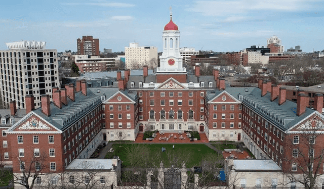  Universidad de Harvard. Foto: Forbes    