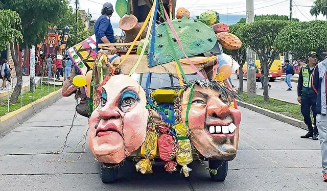  Ayacucho. Carro alegórico de protesta. Foto: Rómulo Sulca / La República    
