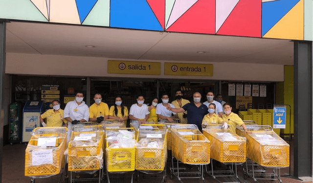 Los víveres que Gildardo Gómez compró con la subasta de la camiseta de Andreas Bremer Foto: Instagram de Gilardo Gómez. 