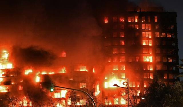  Las causas exactas del incendio se encuentran en investigación. Foto: AFP    
