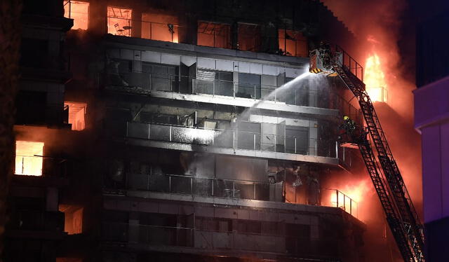  El incidente en Campanar ha evidenciado la vulnerabilidad de ciertas construcciones frente a eventos catastróficos. Foto: AFP   