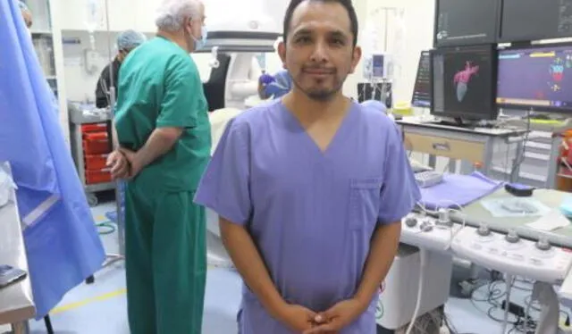  Fredy viajó a España para especializarse en el campo de la electrofisiología. Foto: Andina   