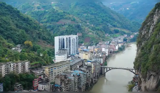 A pesar de su gran población, Yanjin cuenta con pocos puentes. Foto: Idealista   