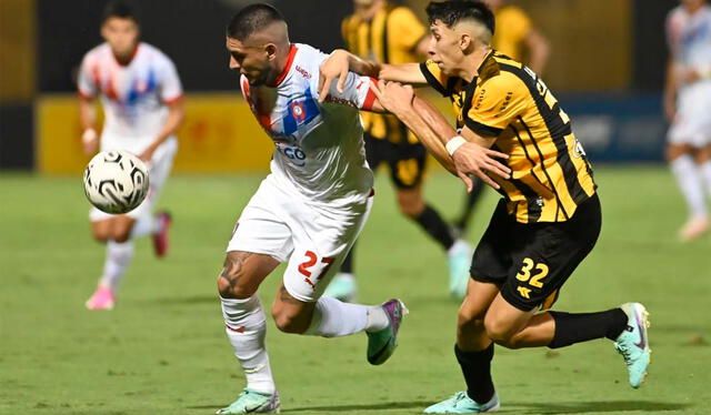 Guaraní llega de arrancarle un empate a Cerro Porteño por el torneo de Paraguay. Foto: ABC   