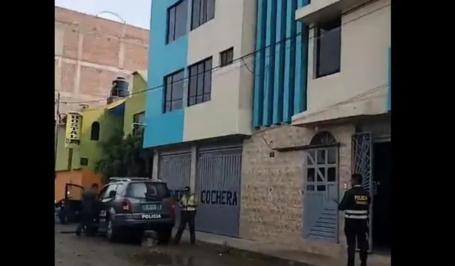 Efectivos policiales arribaron a las instalaciones del hostal para proceder con las investigaciones correspondientes. Foto: La República   