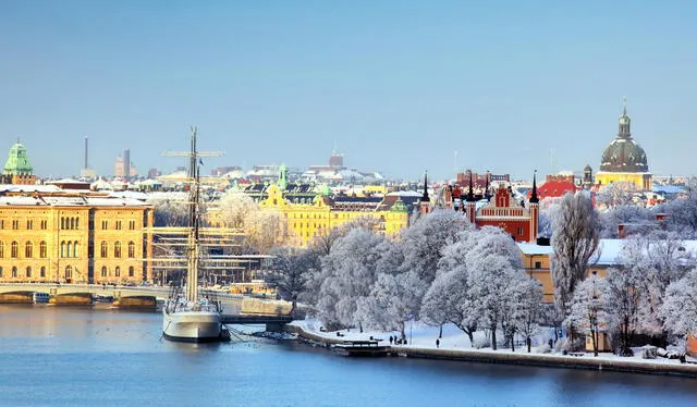 Suecia, en el top 3 de las mejores ciudades para vivir, con miles de islas costeras y lagos interiores. Foto: Kayak   