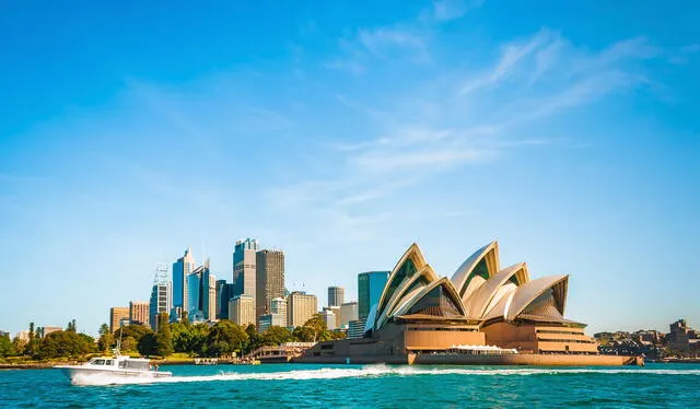 La ópera en la ciudad de Sídney, ubicado en el estado de Nueva Gales del Sur, Australia, es de los edificios más famosos. Foto: Kayak   