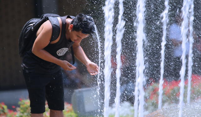 <strong>Senamhi</strong> recomienda beber agua y refrescarse constantemente a fin de evitar golpes de calor. Foto: Andina   