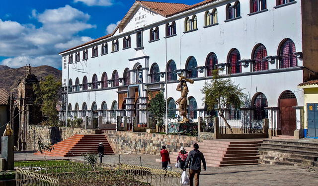 Este es el colegio más antiguo del Perú: tiene casi 200 años y no se ubica en Lima . Foto: CuscoMágico.com 