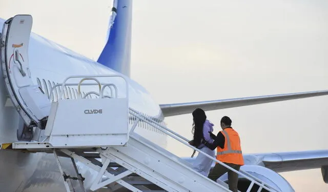  Según relata Johana, esto se debería a que se quedó tiempo extra por contraer COVID-19. Foto: Telemundo   