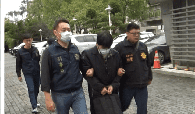 Hombre en Taiwán es arrestado por presunto fraude financiero. Foto: AFP   