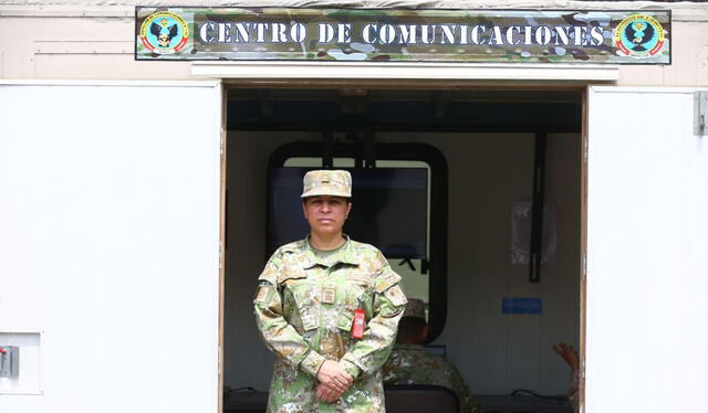  Úrsula Atarama es la primera mujer líder del Batallón de Comunicaciones de la II División del Ejército peruano. Foto: Andina   