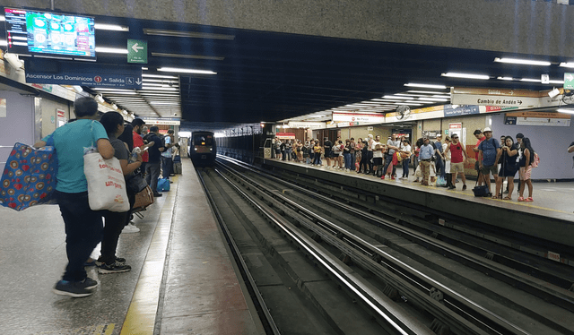  Alta demanda en Metro de Santiago se compensa con frecuencia de trenes. Créditos: Erwin Valenzuela    