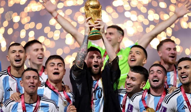 Lionel Messi, capitán de la selección de Argentina levantó la máxima copa del Fútbol en el Mundial Qatar 2022. Foto: difusión   