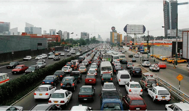  Tránsito intenso en Lima. Foto: UPC   
