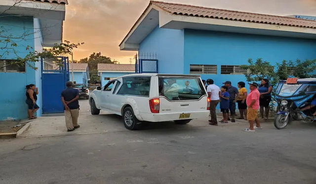  Familiares llegan a la morgue Foto: Almendra Ruesta LR   
