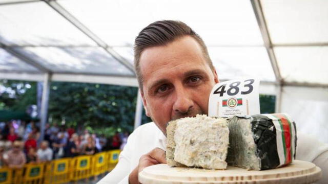 El récord con la venta de la pieza de queso más cara del mundo en subasta. Foto: Afondo   