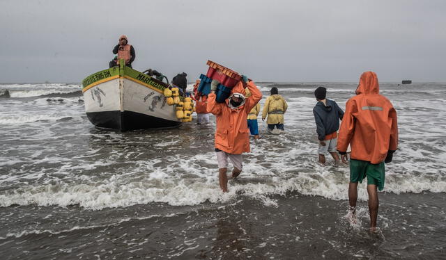 Los gremios de los pescadores artesanales rechazan los proyectos de Camones y Espinoza porque afectan sus actividades.<br>   