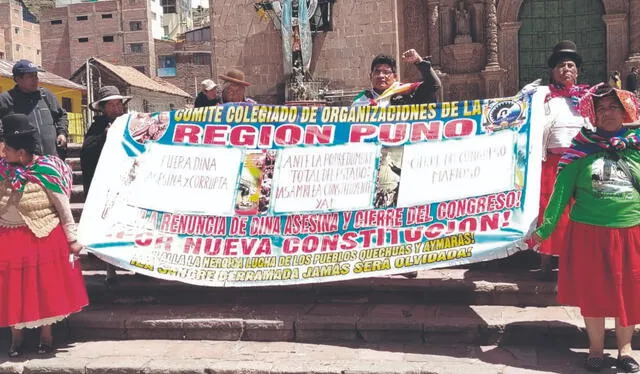  Decididos. En Puno dijeron que las protestas continuarán porque nada ha cambiado en el país. Foto: Liubomir Fernández.   