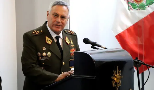 El jefe del CCFFAA general David Ojeda irá a la feria de armamento FIDADE de Chile.   