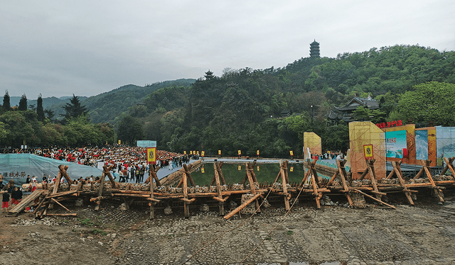 El sistema de irrigación de Dujiangyan es una de las obras hidráulicas más famosas de China. Foto: Francisco Claros/La República   