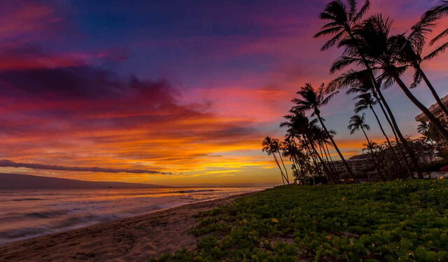 Maui es una de las islas más asombrosas de Hawai y cuenta con unos atardeceres increíbles. Foto: Travel Hawai with us   