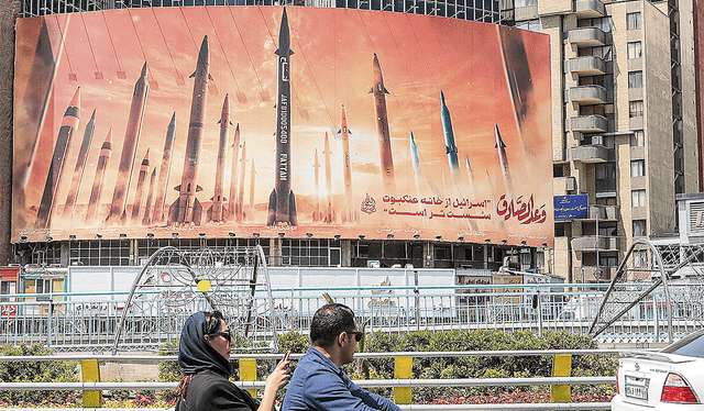  Propaganda. Cartel con los misiles balísticos de Teherán. Foto: difusión    