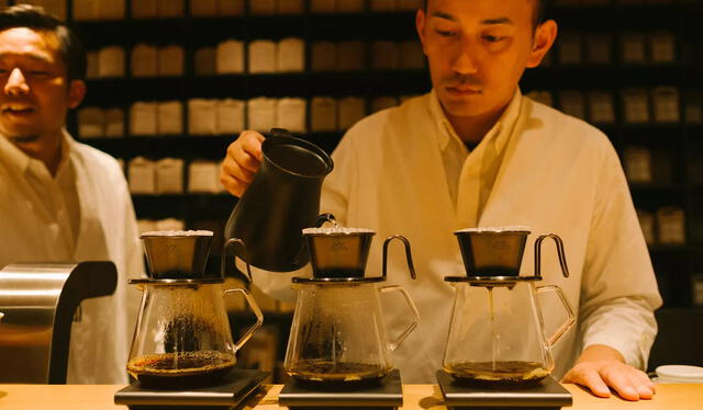 Koffee Mameya, cafetería en Tokio con una variedad de granos mundial. Foto: Food and Wine   